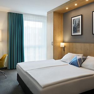 Standard Zimmer mit Kingsize-Bett